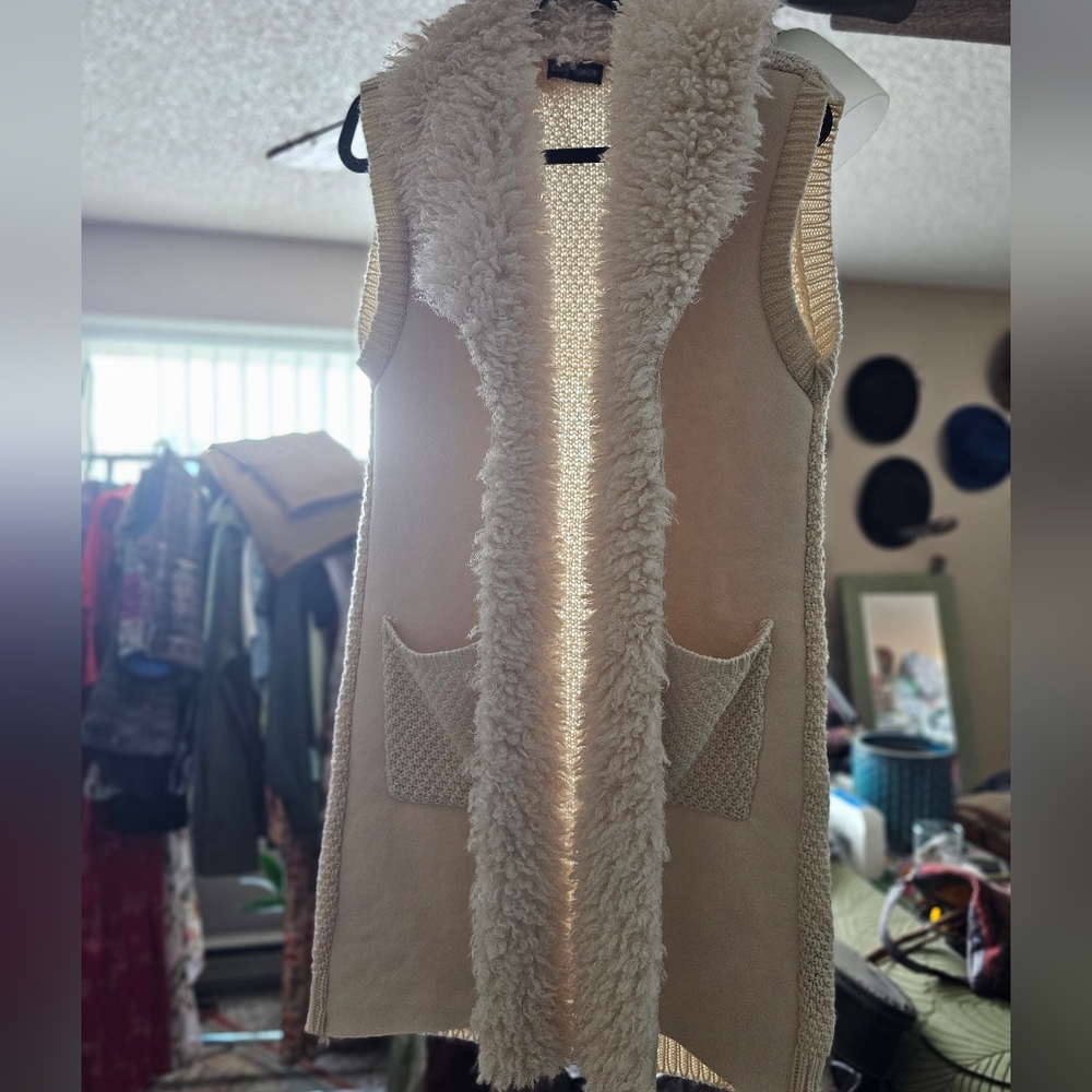 Love Token Ivory Sherpa Vest Large